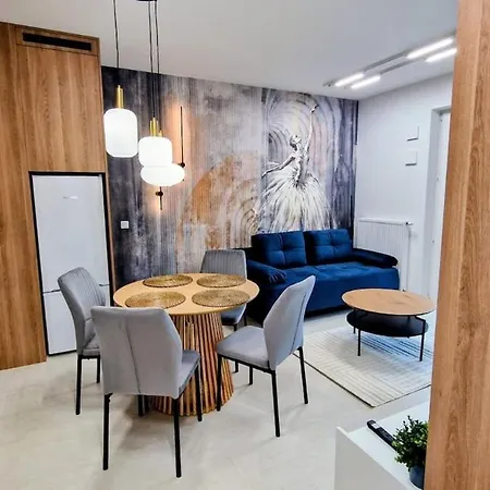 Luxury In 15 Tobaco Park&atlas Arena Апартаменты