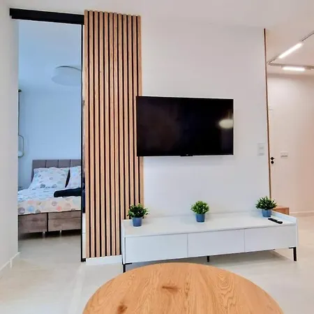 Luxury In 15 Tobaco Park&atlas Arena *