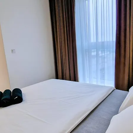 Luxury In 15 Tobaco Park&atlas Arena * 罗兹