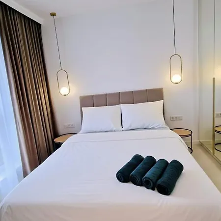 Luxury In 15 Tobaco Park&atlas Arena Апартаменти