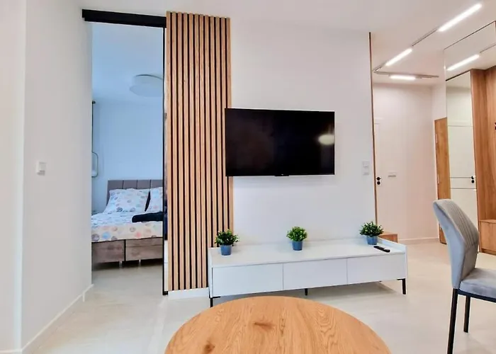 Luxury In 15 Tobaco Park&atlas Arena *