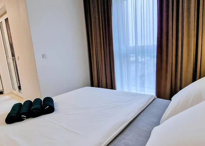 Luxury In 15 Tobaco Park&atlas Arena * Лодзь